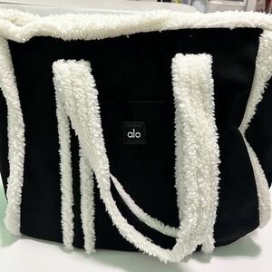 ALO Yoga Winterfun Tote Bag